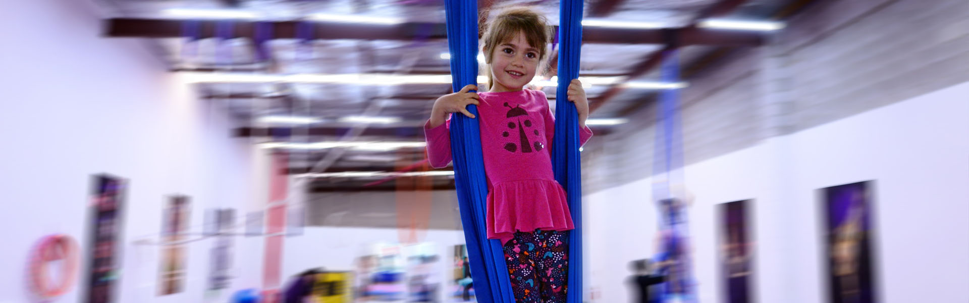 Aluna de circo do Colégio Jatobá o melhor colégio particular em Santo André Circo no Colégio Jatobá