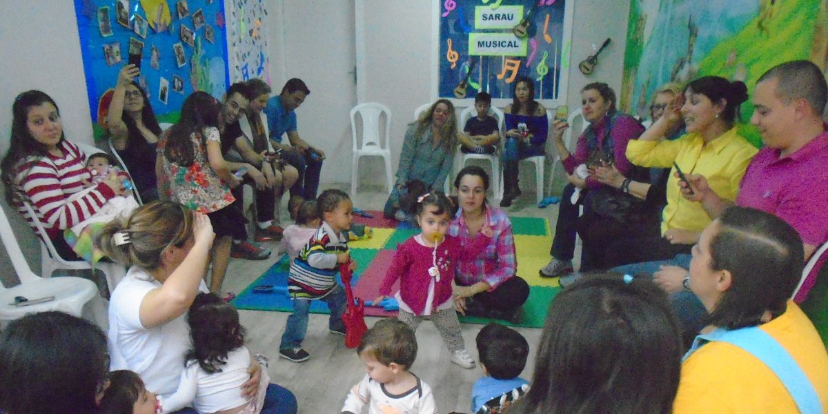 Sarau de música no Berçário